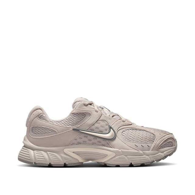 Кроссовки женские Nike W V5 RNR SUEDE бежевые II6294-201