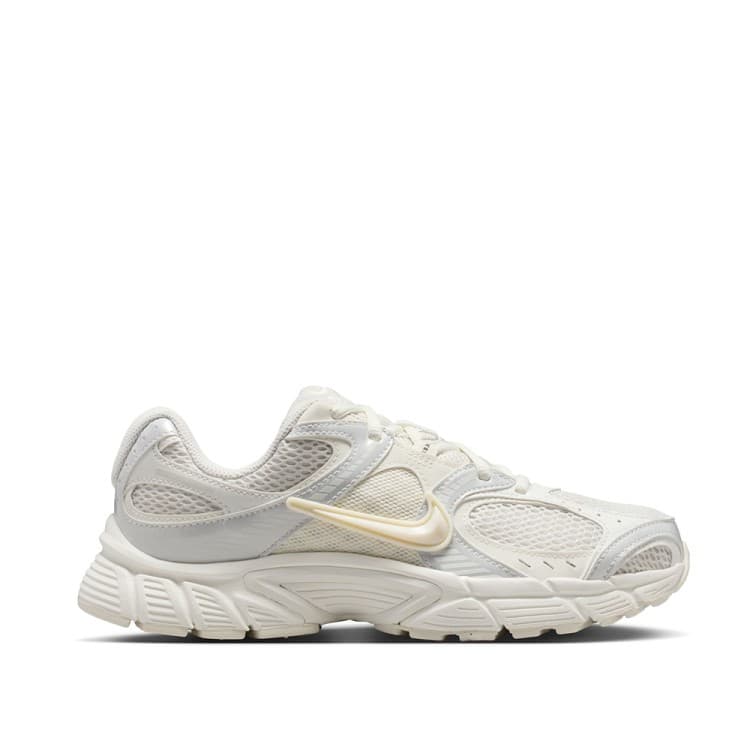 Кроссовки женские Nike W V5 RNR SIB молочные IQ0276-030