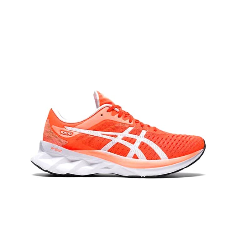 Кросівки жіночі Asics Novablast Tokyo червоні 1012A941-600 
